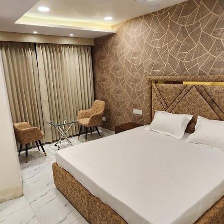 Ovel Hotel Ludhiana Ngoại thất bức ảnh