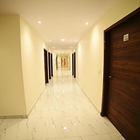 Ovel Hotel Ludhiana Ngoại thất bức ảnh