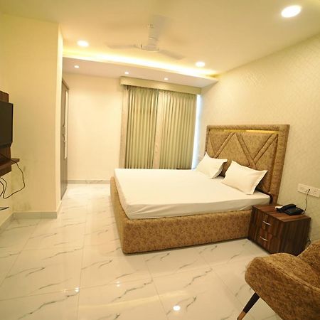 Ovel Hotel Ludhiana Ngoại thất bức ảnh