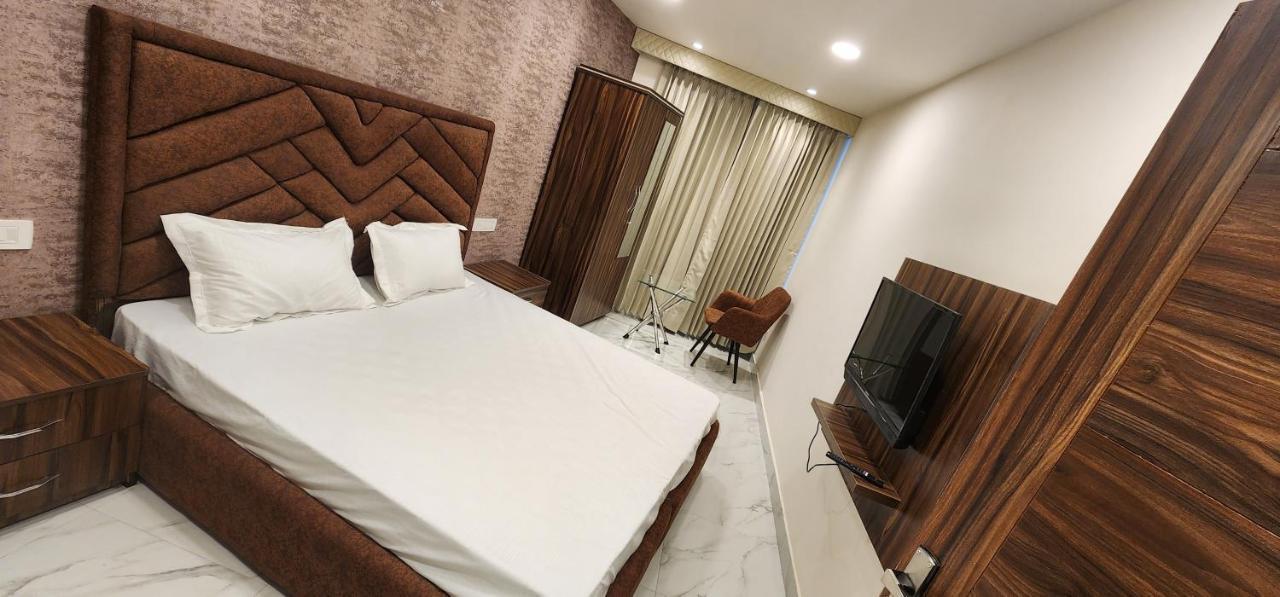 Ovel Hotel Ludhiana Ngoại thất bức ảnh