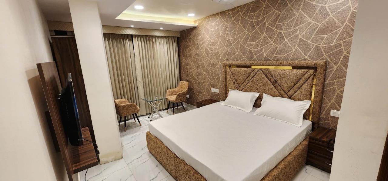 Ovel Hotel Ludhiana Ngoại thất bức ảnh