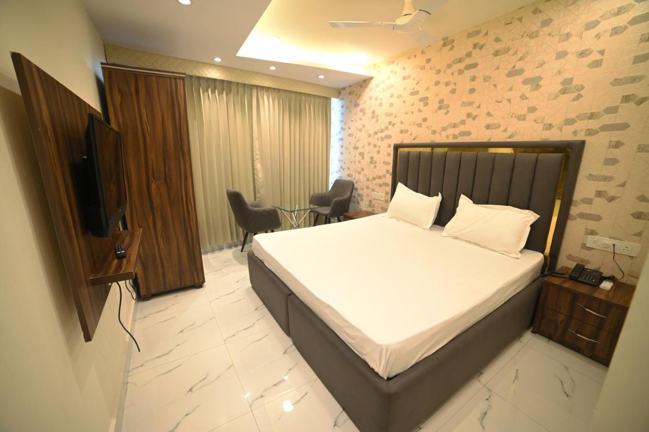Ovel Hotel Ludhiana Ngoại thất bức ảnh