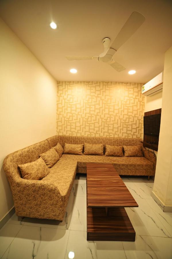 Ovel Hotel Ludhiana Ngoại thất bức ảnh